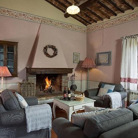 Villa Castellina - Homelilke Villas Кастелина ин Шианти Экстерьер фото